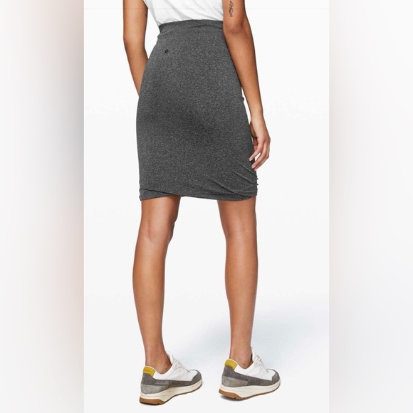 Lululemon Boulevard Bliss Skirt Size 8
Black / White - Picture 3 of 11